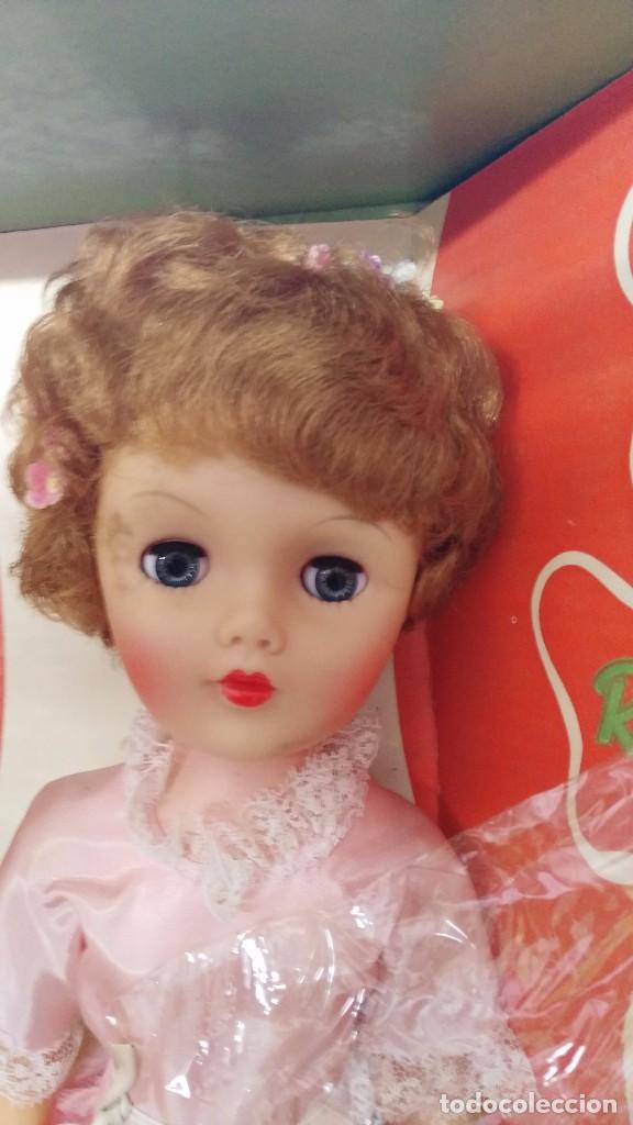 Mu&ntilde;ecas extranjeras: antigua mu&ntilde;eca en caja roberta doll - Foto 2
