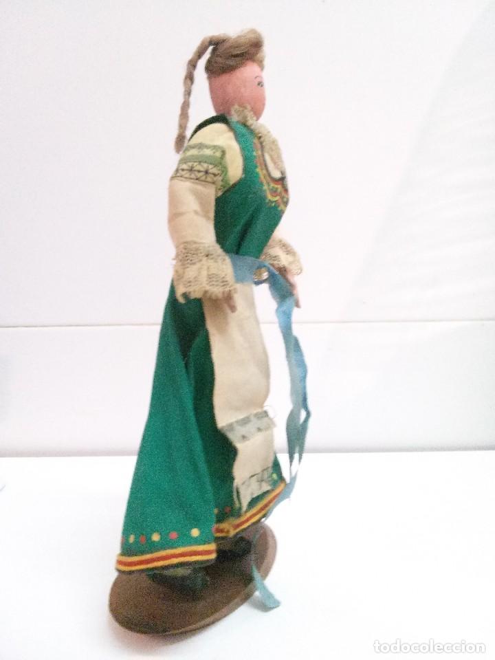 Mu&ntilde;ecas extranjeras: mu&ntilde;eca de alambre traje tradicional de bulgaria - Foto 1