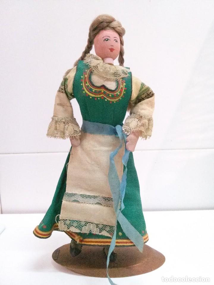 Mu&ntilde;ecas extranjeras: mu&ntilde;eca de alambre traje tradicional de bulgaria - Foto 2