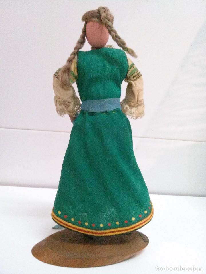 Mu&ntilde;ecas extranjeras: mu&ntilde;eca de alambre traje tradicional de bulgaria - Foto 5