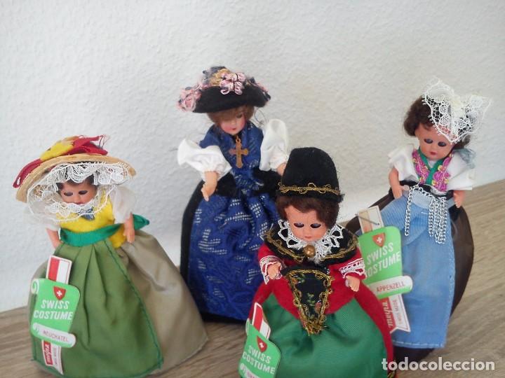 Muñecas Extranjeras: Colecion de 4 Monecas Antiguas anos 50,60 ojos durmientes ropas originales del paiz - Foto 3 - 103729267