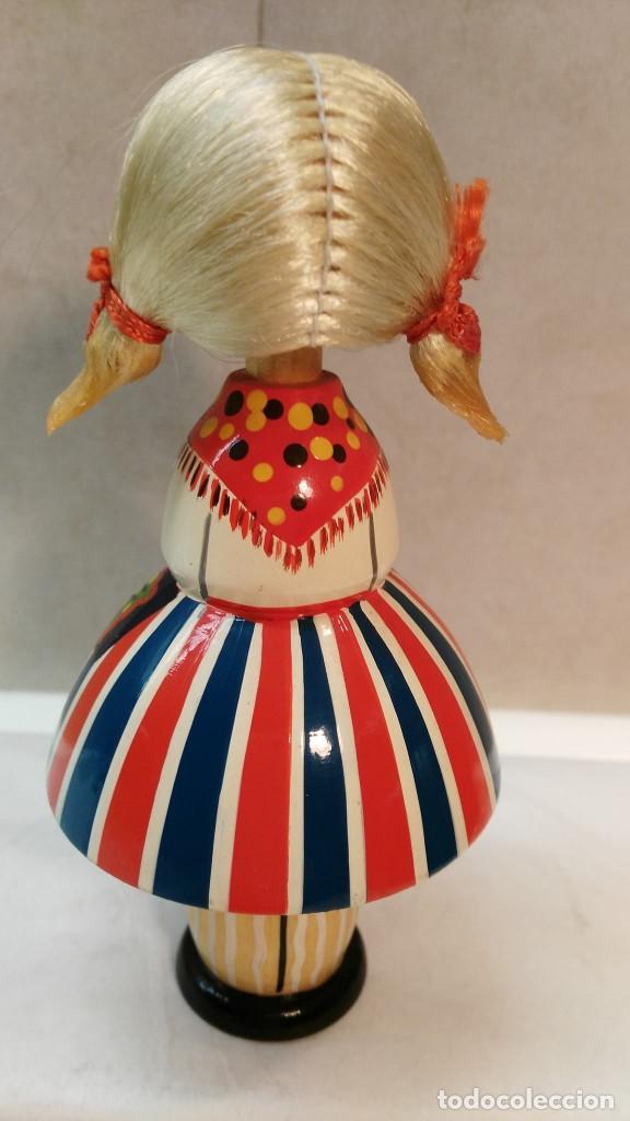 Mu&ntilde;ecas extranjeras: Mu&ntilde;eca de madera USSR - Foto 2
