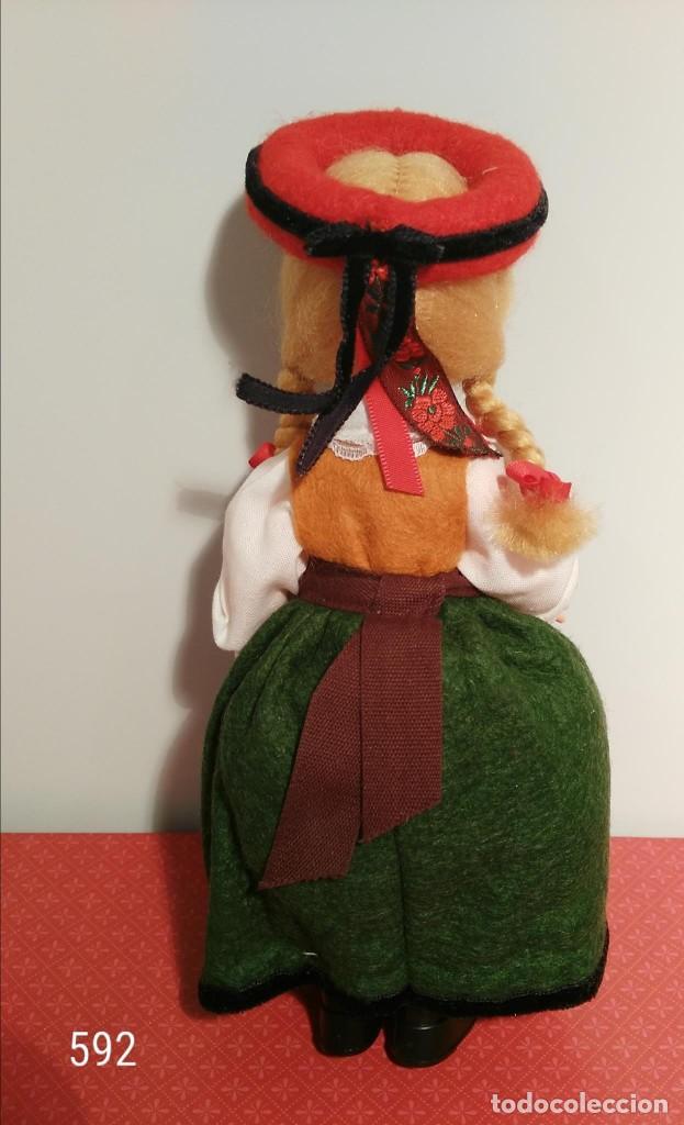 Mu&ntilde;ecas extranjeras: Mu&ntilde;eca sueca (Folklore) - Foto 2