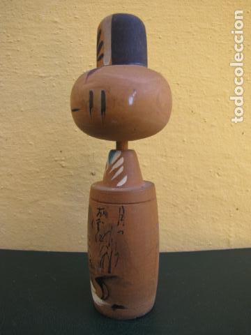 Mu&ntilde;ecas extranjeras: Mu&ntilde;eco japon&eacute;s Kokeshi. Madera. Con chonmage - Foto 3