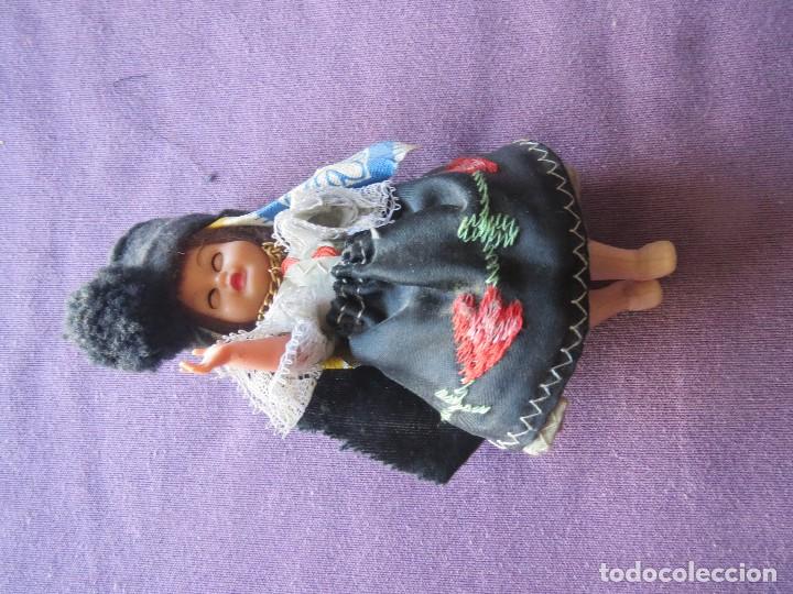 Mu&ntilde;ecas extranjeras: mu&ntilde;eca coleccion - Foto 1