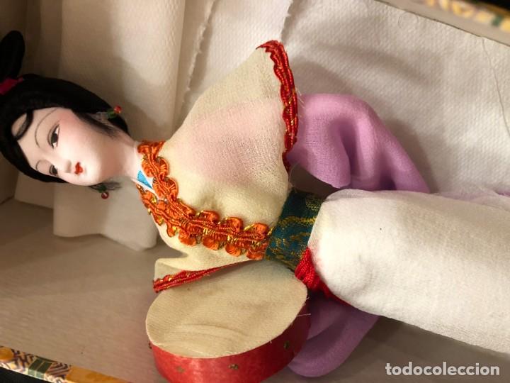 Mu&ntilde;ecas extranjeras: Mu&ntilde;eca china en su caja - Foto 4
