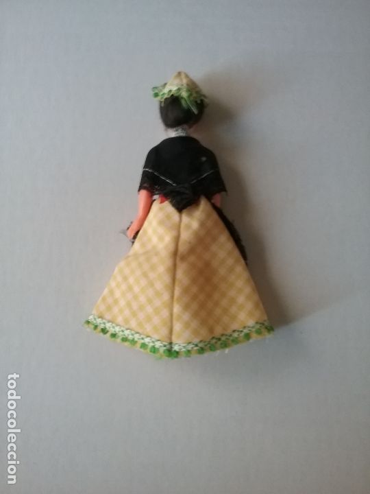 Mu&ntilde;ecas extranjeras: MU&Ntilde;ECA CON TRAJE REGIONAL PORTUGAL - Foto 2