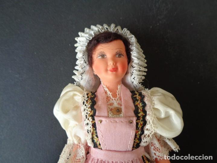 Mu&ntilde;ecas extranjeras: BONITA MU&Ntilde;ECA ANTIGUA DE PLASTICO - Foto 2