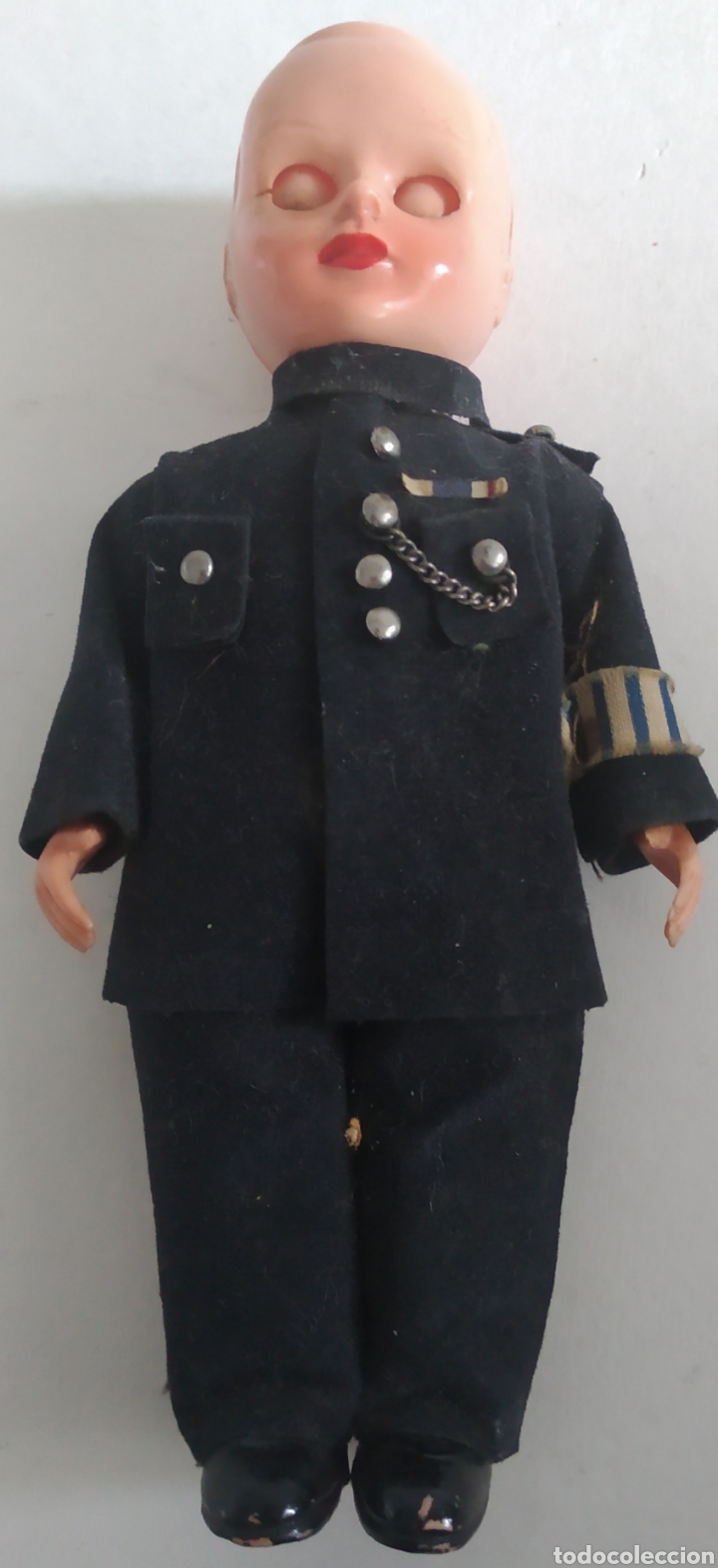 Mu&ntilde;ecas extranjeras: Mu&ntilde;eco guardia Rogark.A&ntilde;os 40-50 - Foto 1