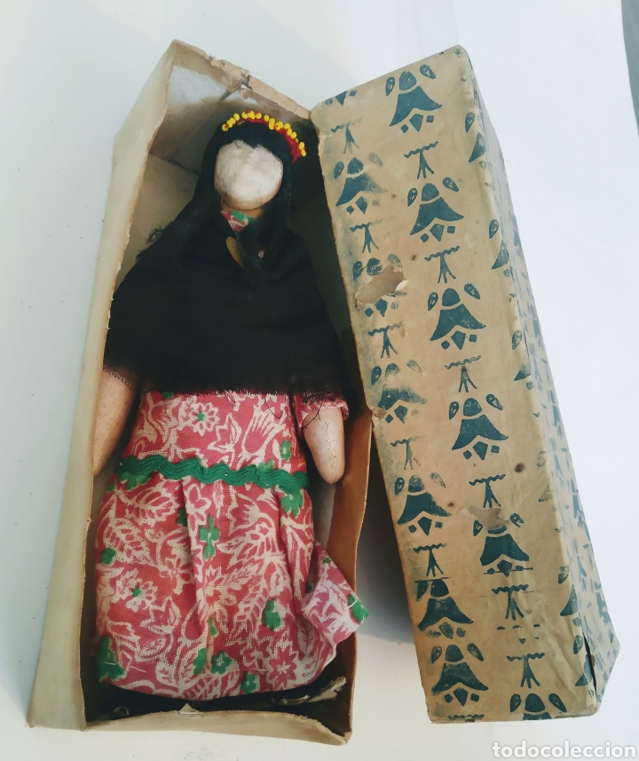 Muñecas Extranjeras: Antigua muñeca tradicional egipcia en su caja original - Foto 1 - 227800155