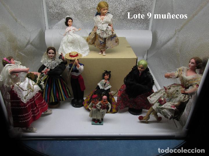 Mu&ntilde;ecas extranjeras: Lote de mu&ntilde;ecos y mu&ntilde;ecas de los a&ntilde;os 60 - Foto 1