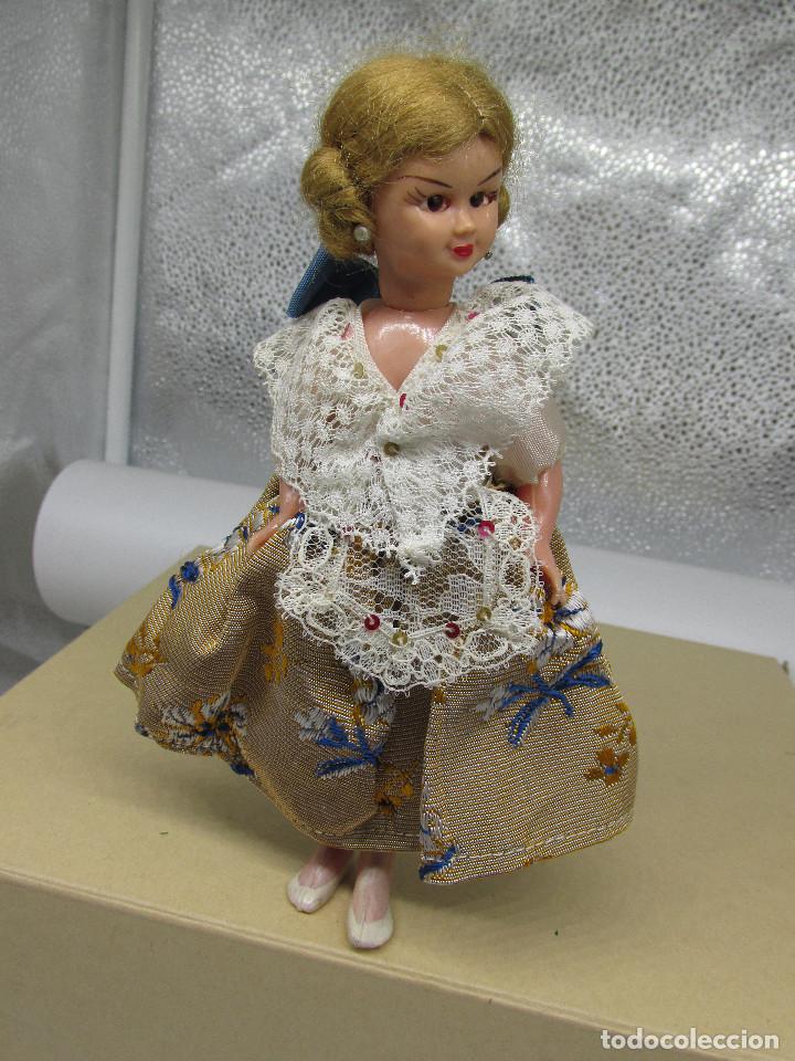 Mu&ntilde;ecas extranjeras: Lote de mu&ntilde;ecos y mu&ntilde;ecas de los a&ntilde;os 60 - Foto 10