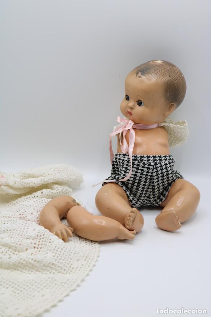 Mu&ntilde;ecas extranjeras: Mu&ntilde;eca MUY antigua con vestimenta de ganchillo - Foto 6