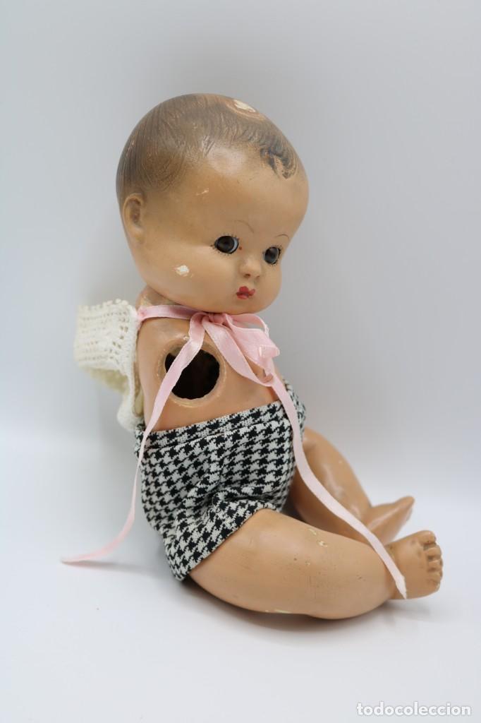 Mu&ntilde;ecas extranjeras: Mu&ntilde;eca MUY antigua con vestimenta de ganchillo - Foto 9