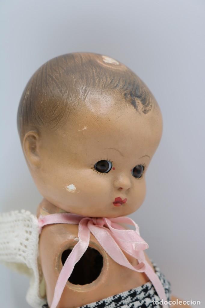 Mu&ntilde;ecas extranjeras: Mu&ntilde;eca MUY antigua con vestimenta de ganchillo - Foto 10