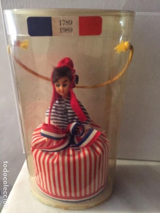 Mu&ntilde;ecas extranjeras: Figura antigua de mu&ntilde;eca francesa en caja - Foto 1