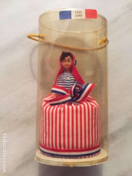 Mu&ntilde;ecas extranjeras: Figura antigua de mu&ntilde;eca francesa en caja - Foto 2
