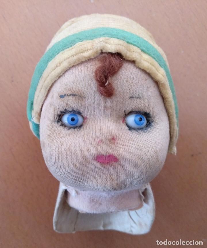 Muñecas Extranjeras: Curiosa y bonita muñeca bolsa en mache, trapo, celuloide y mohair. Ca. 1925 - Foto 5 - 258159090