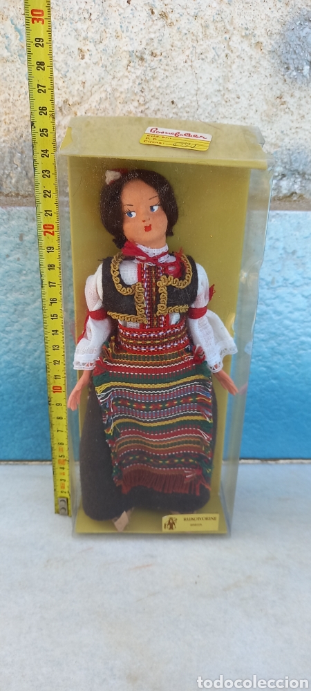 Mu&ntilde;ecas extranjeras: MU&Ntilde;ECA REGIONAL CON SU CAJA - Foto 1