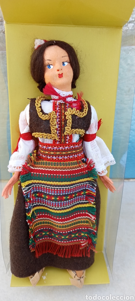 Mu&ntilde;ecas extranjeras: MU&Ntilde;ECA REGIONAL CON SU CAJA - Foto 4