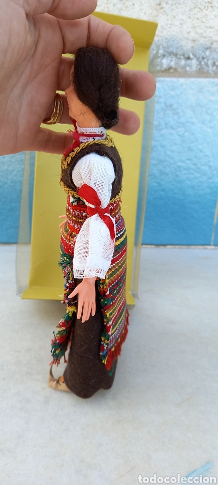 Mu&ntilde;ecas extranjeras: MU&Ntilde;ECA REGIONAL CON SU CAJA - Foto 6
