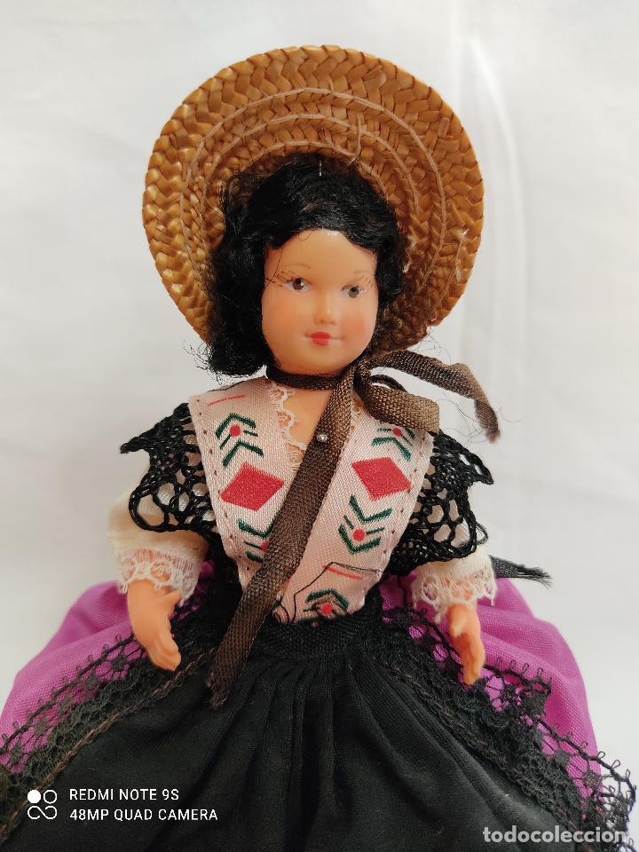 Mu&ntilde;ecas extranjeras: Antigua mu&ntilde;eca regional francesa - Foto 1
