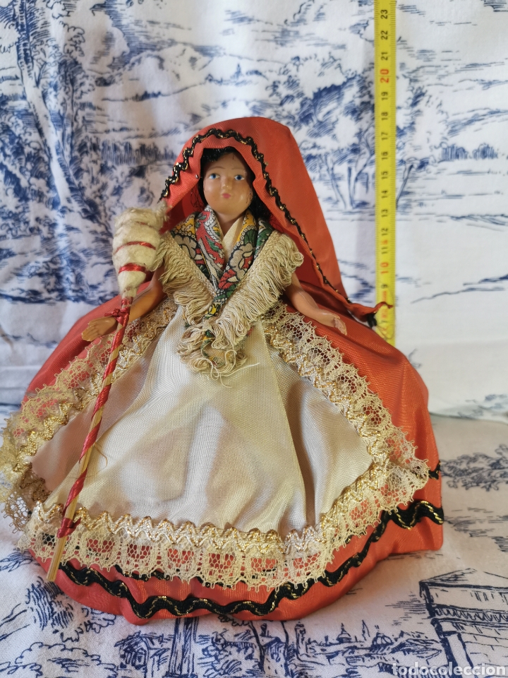 Mu&ntilde;ecas extranjeras: Antigua mu&ntilde;eca regional o de traje de &eacute;poca - Foto 1
