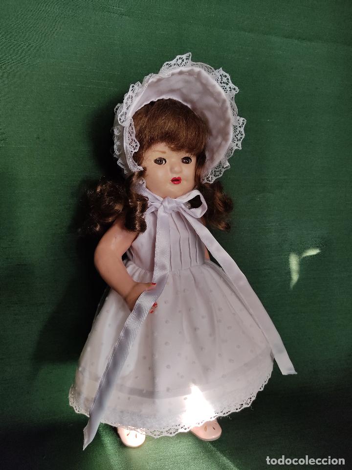Mu&ntilde;ecas extranjeras: Antigua mu&ntilde;eca de cart&oacute;n piedra - Foto 11