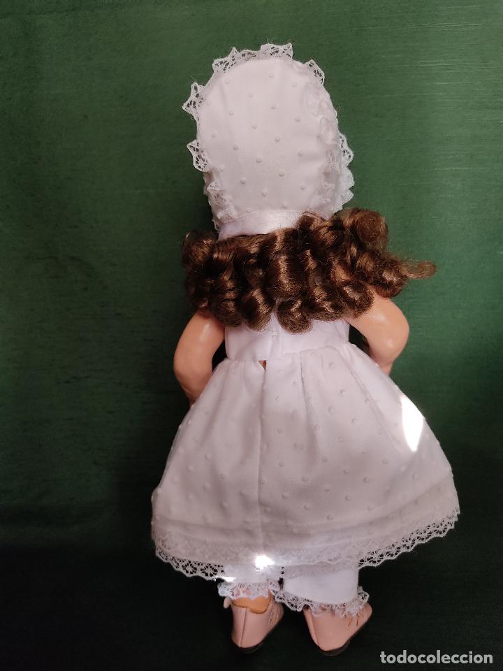 Mu&ntilde;ecas extranjeras: Antigua mu&ntilde;eca de cart&oacute;n piedra - Foto 16