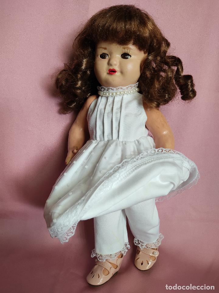 Mu&ntilde;ecas extranjeras: Antigua mu&ntilde;eca de cart&oacute;n piedra - Foto 9