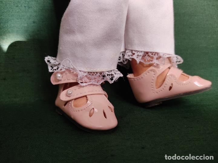 Mu&ntilde;ecas extranjeras: Antigua mu&ntilde;eca de cart&oacute;n piedra - Foto 18