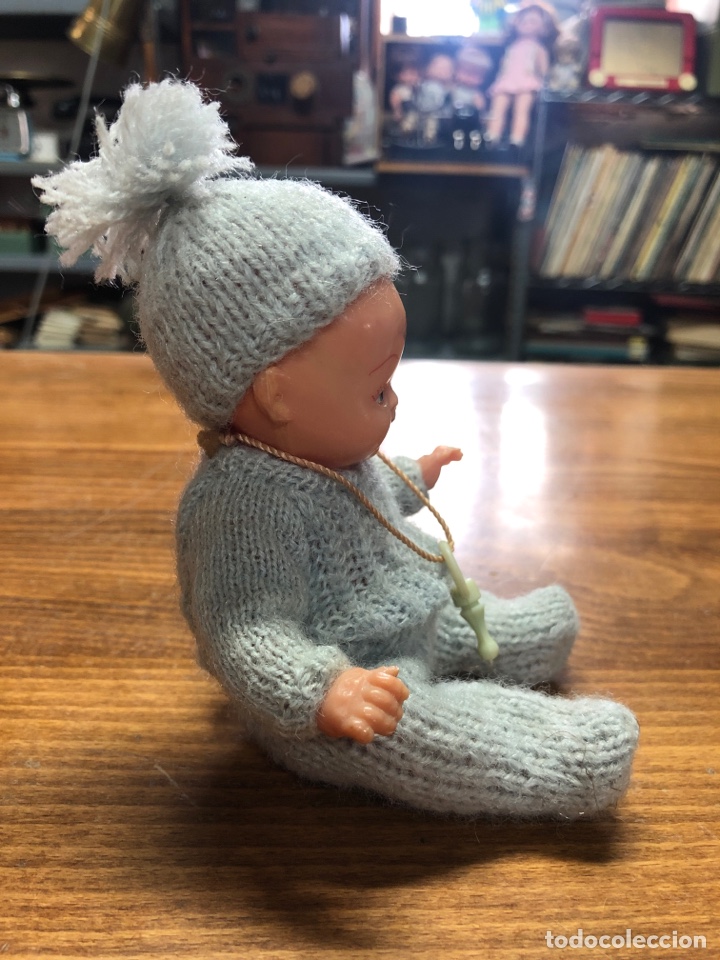 Mu&ntilde;ecas extranjeras: ANTIGUO BEBE DE PLASTICO DURO. A&Ntilde;OS 50 - Foto 4
