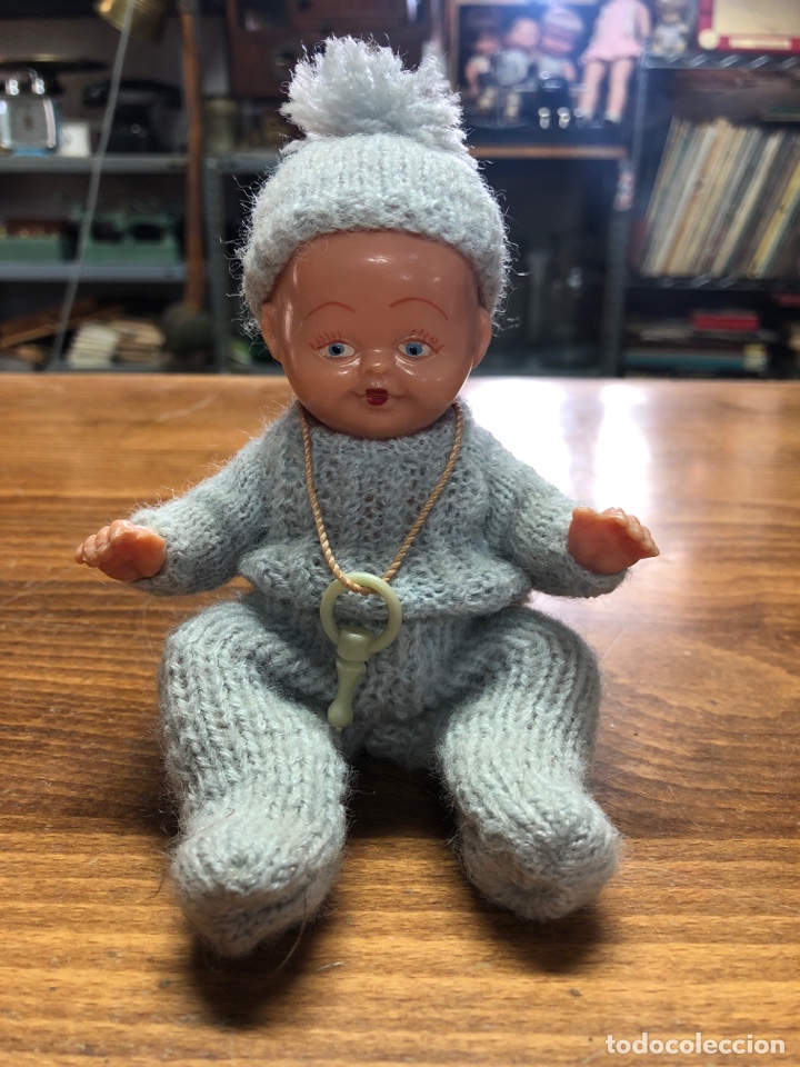 Mu&ntilde;ecas extranjeras: ANTIGUO BEBE DE PLASTICO DURO. A&Ntilde;OS 50 - Foto 1
