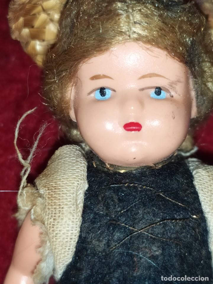 Mu&ntilde;ecas extranjeras: LOTE DOS ANTIGUAS MINI MU&Ntilde;ECAS ALEMANAS TORTUGA? - Foto 13
