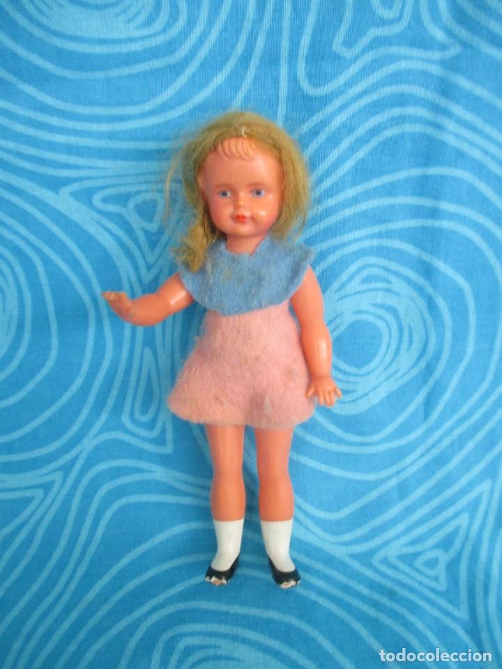 Mu&ntilde;ecas extranjeras: ANTIGUA MU&Ntilde;ECA ARTICULADA TIPO CELULOIDE PARA CASA DE MU&Ntilde;ECAS - Foto 1