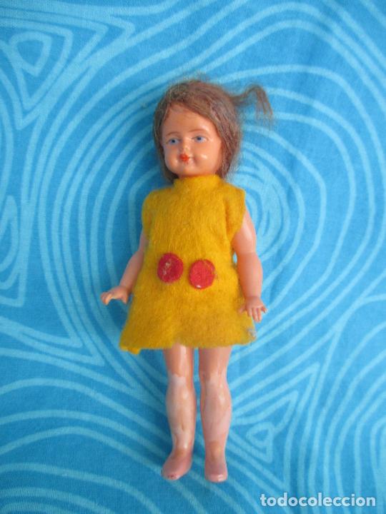 Mu&ntilde;ecas extranjeras: ANTIGUA MU&Ntilde;ECA ARTICULADA TIPO CELULOIDE PARA CASA DE MU&Ntilde;ECAS - Foto 1