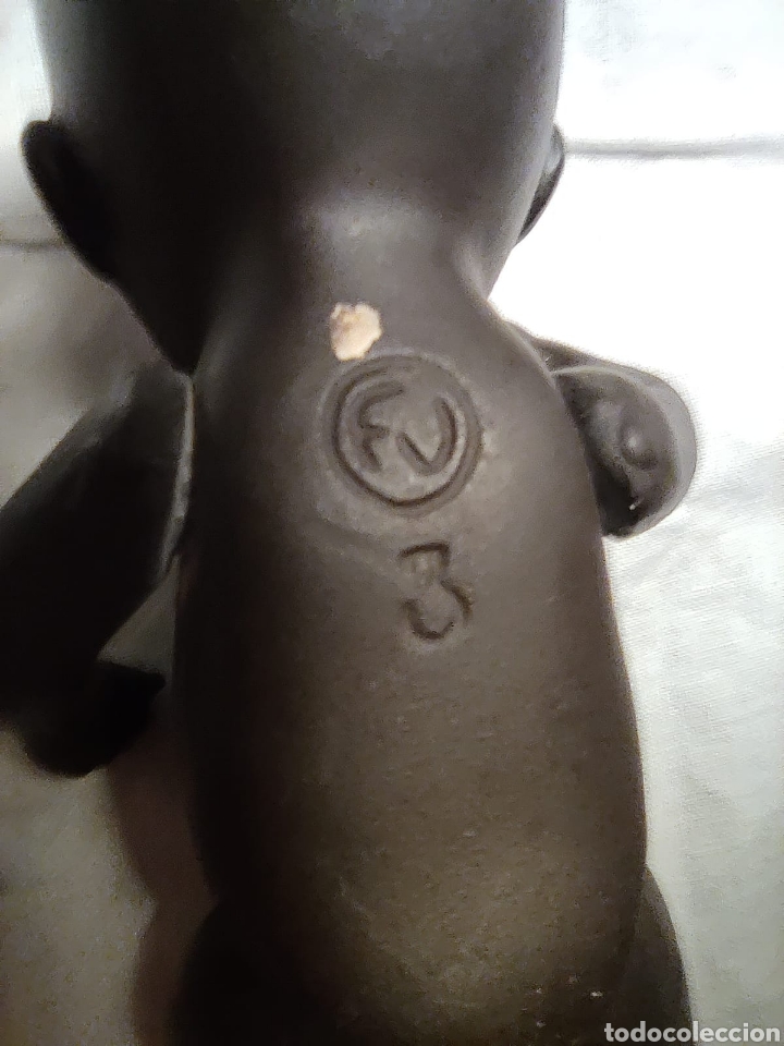 Mu&ntilde;ecas extranjeras: Bebe negro de terracota FV 3 - Foto 3