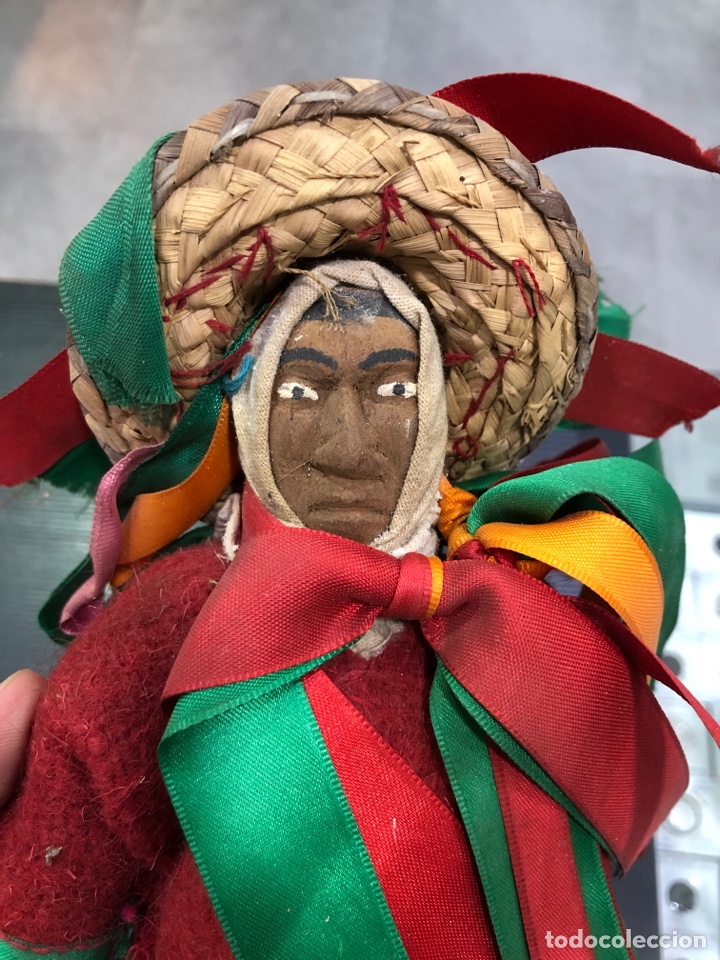 Mu&ntilde;ecas extranjeras: Antigua mu&ntilde;eca indigena de madera (L20) - Foto 3