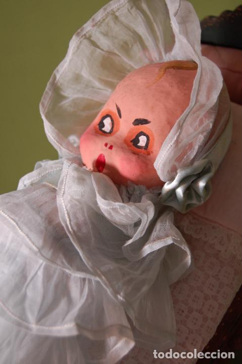 Mu&ntilde;ecas extranjeras: kewpie en cuna de madera - Foto 6