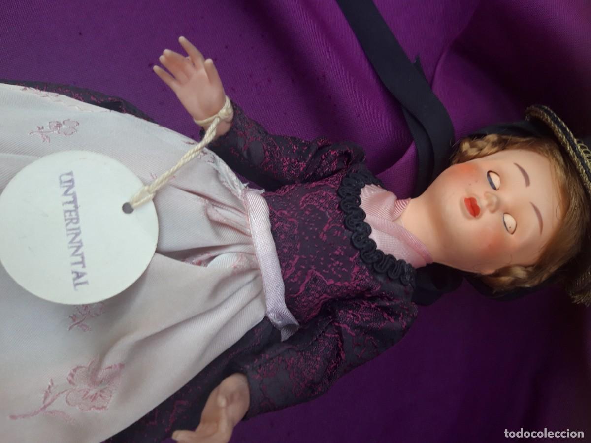 Mu&ntilde;ecas extranjeras: Mu&ntilde;eca souvenir de Austria, hacia 1950. - Foto 5