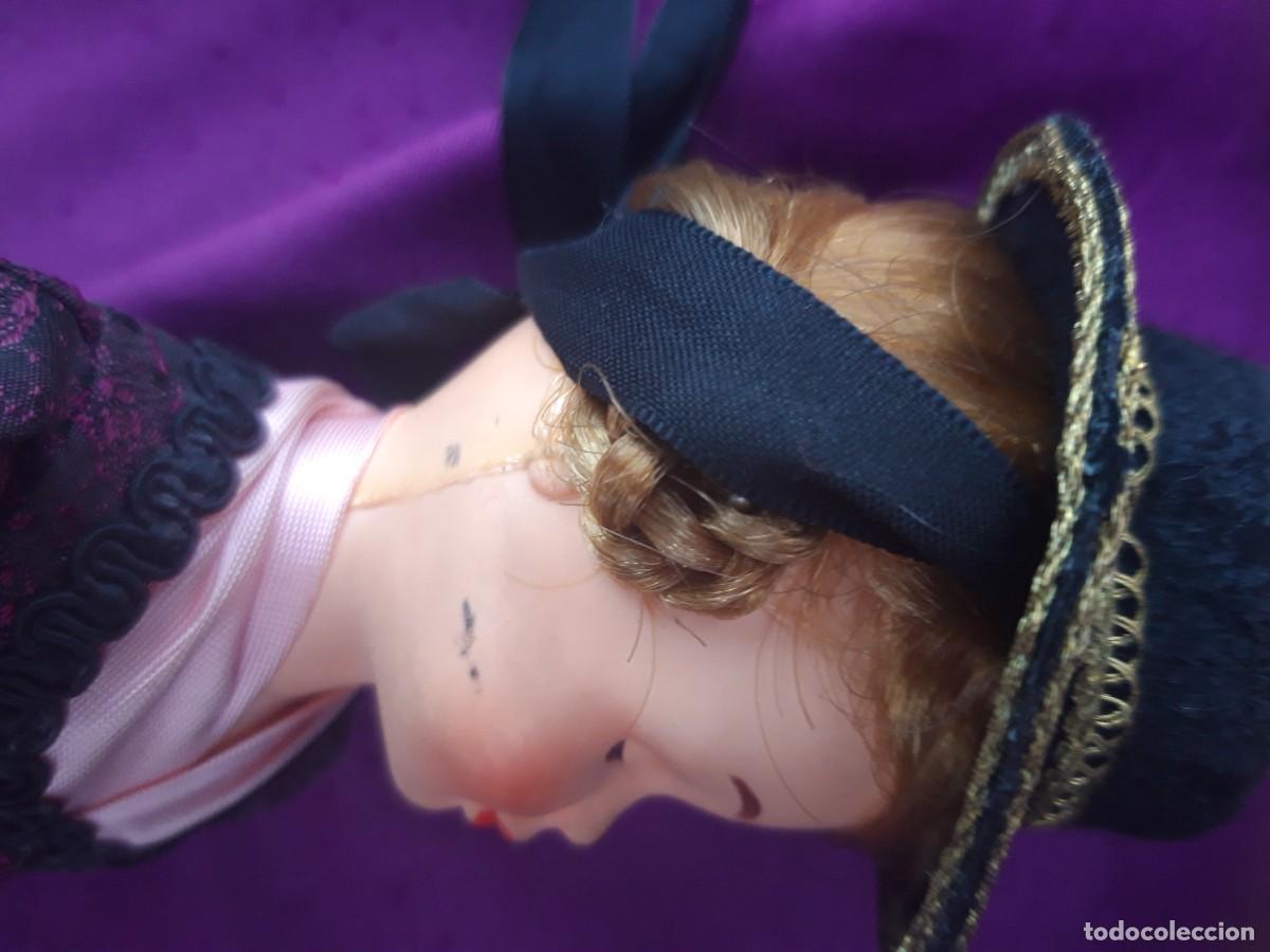 Mu&ntilde;ecas extranjeras: Mu&ntilde;eca souvenir de Austria, hacia 1950. - Foto 6