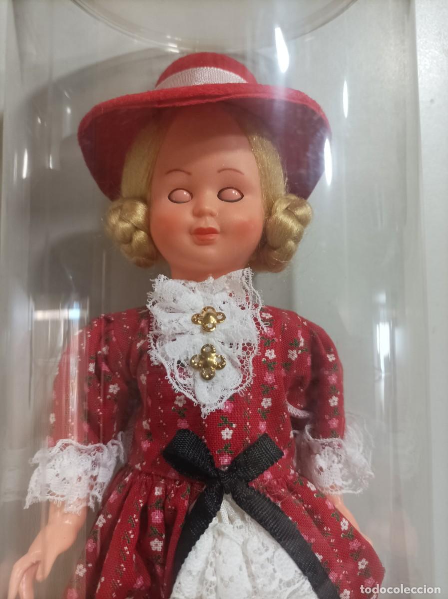 Mu&ntilde;ecas extranjeras: Mu&ntilde;ecas regionales del mundo - VIENA - Foto 1