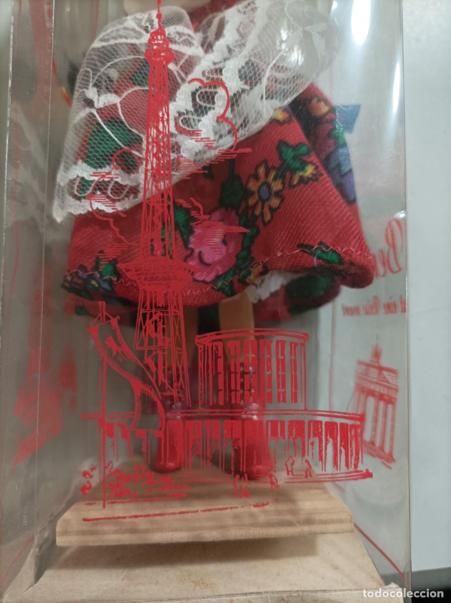 Mu&ntilde;ecas extranjeras: Mu&ntilde;ecas regionales del mundo - BERL&Iacute;N - Foto 2