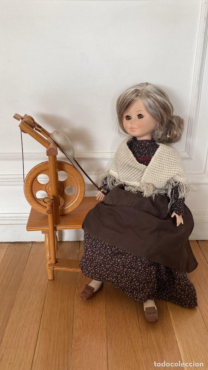 Mu&ntilde;ecas extranjeras: Mu&ntilde;eca Hilandera antigua - Foto 1