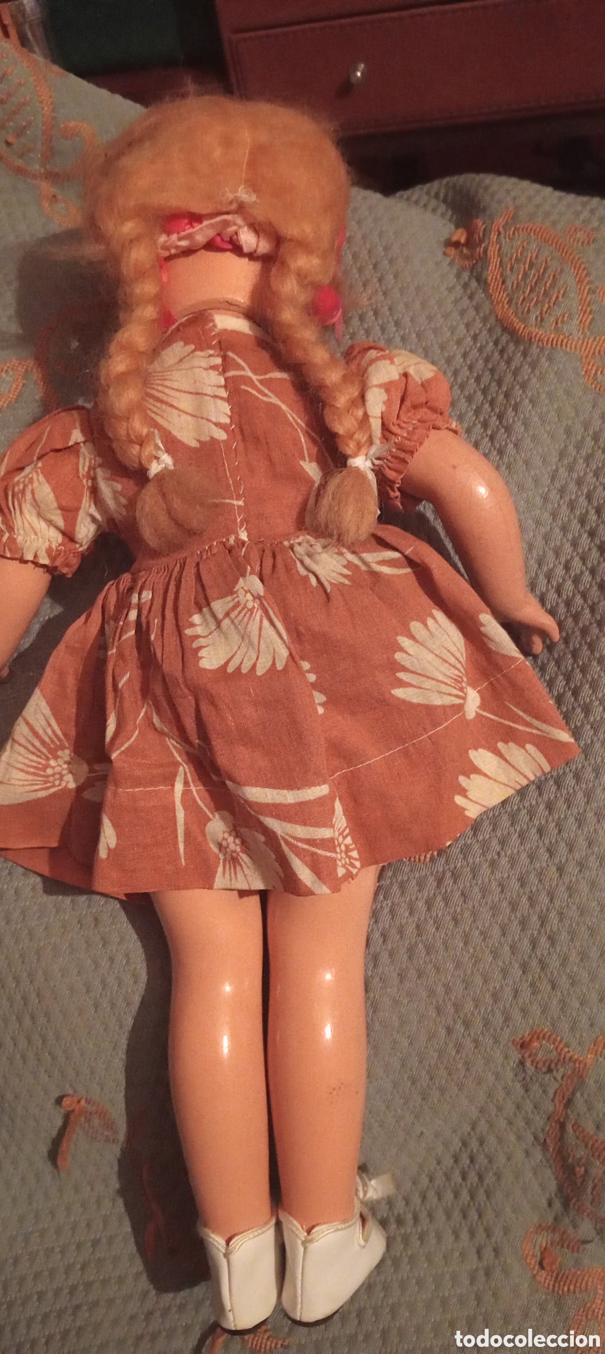 Mu&ntilde;ecas extranjeras: Mu&ntilde;eca antigua de cart&oacute;n piedra - Foto 2
