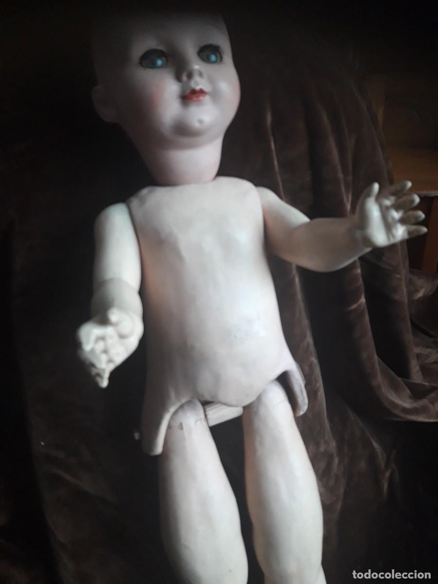 Mu&ntilde;ecas extranjeras: Mu&ntilde;eca andadora de composicion, hacia 1900. - Foto 3