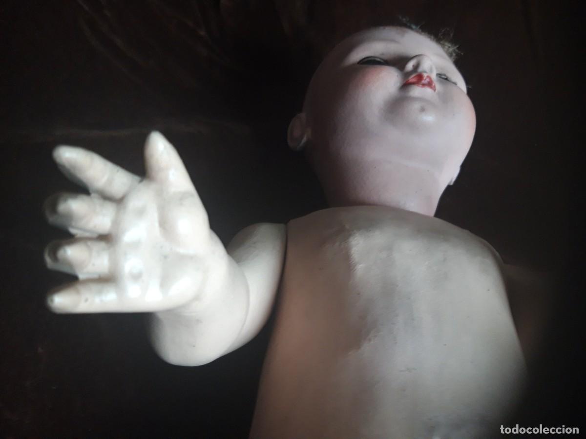 Mu&ntilde;ecas extranjeras: Mu&ntilde;eca andadora de composicion, hacia 1900. - Foto 5