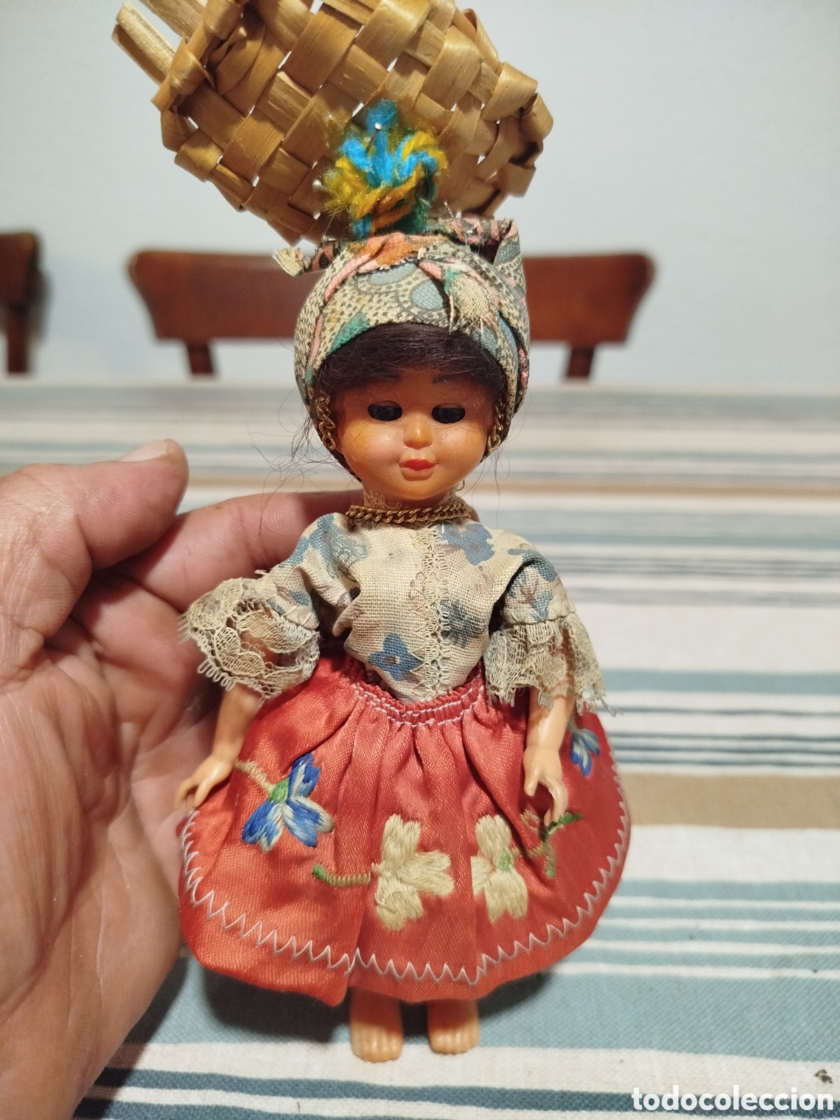 Mu&ntilde;ecas extranjeras: Antigua mu&ntilde;eca con hijo durmiente - Foto 1