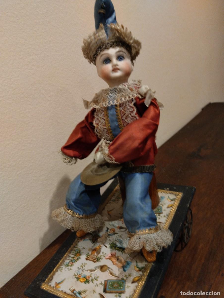 Mu&ntilde;ecas extranjeras: Aut&oacute;mata antiguo de arrastre - Foto 1