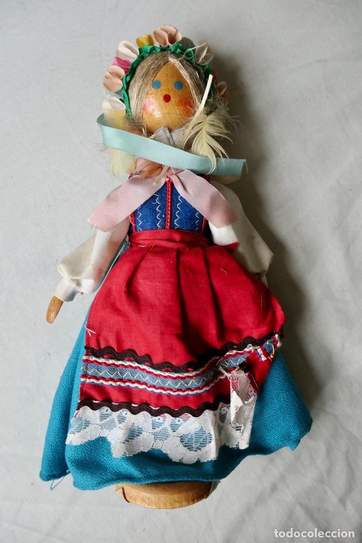 Mu&ntilde;ecas extranjeras: Mu&ntilde;eca de arte popular polaca Chalupnik de madera. - Foto 1